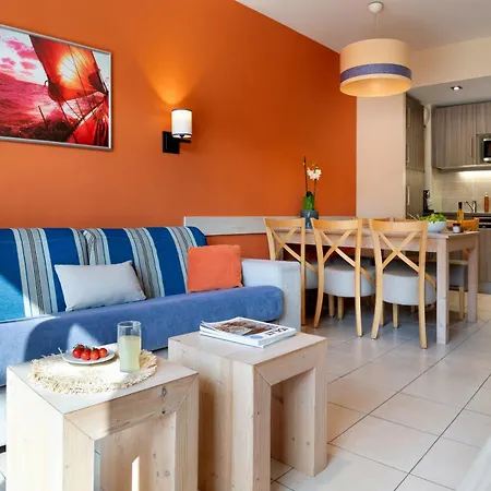 מלון דירות Pierre & Premium Julia Augusta 4*